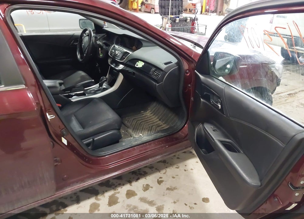 2014 HONDA ACCORD VIN: 1HGCR2F58EA011283