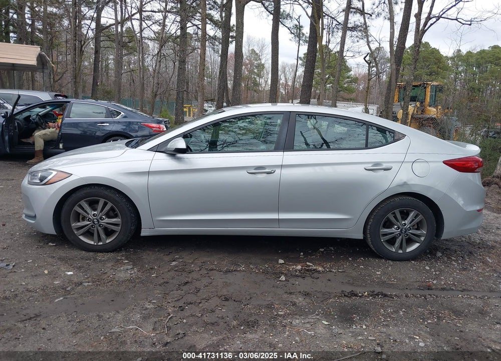 2018 HYUNDAI ELANTRA VIN: 5NPD84LF9JH245479