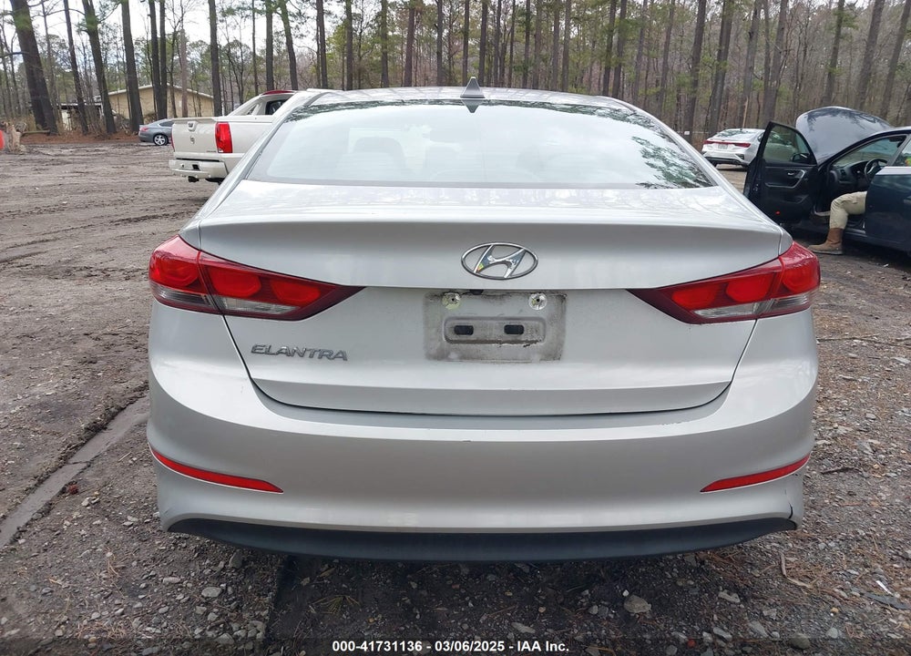 2018 HYUNDAI ELANTRA VIN: 5NPD84LF9JH245479