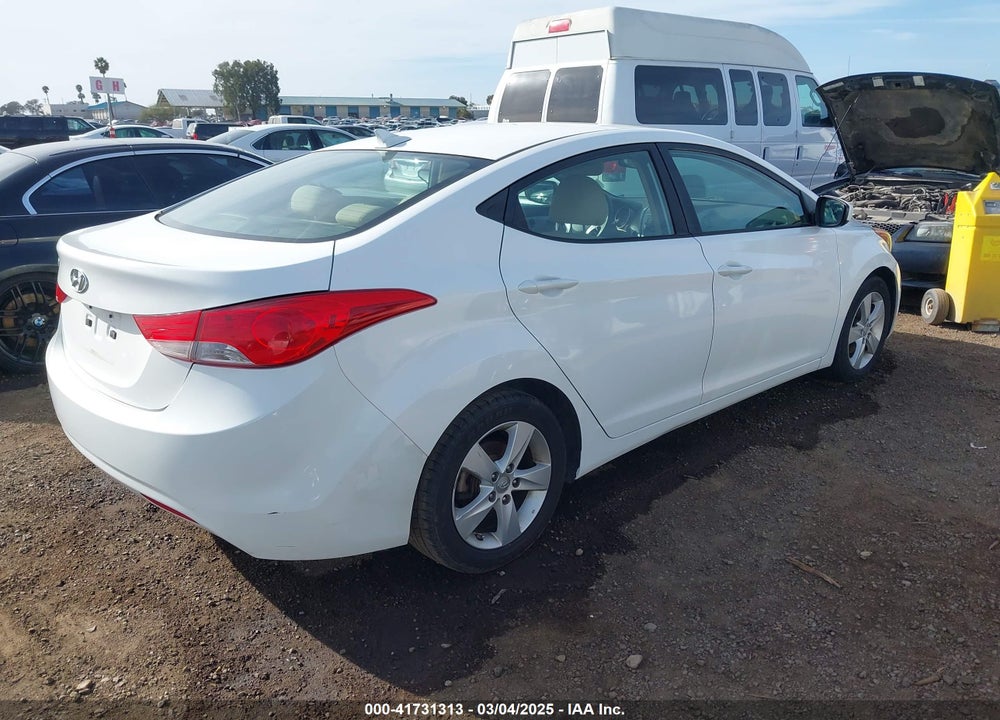 2013 HYUNDAI ELANTRA VIN: 5NPDH4AE1DH364416