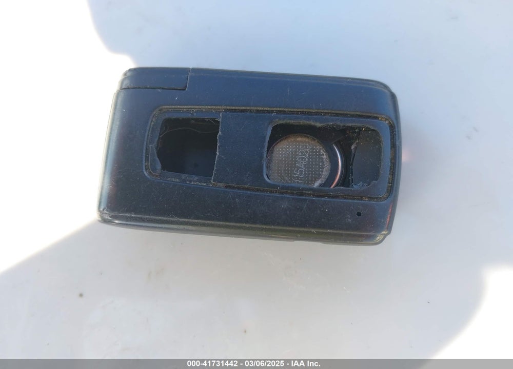2005 TOYOTA PRIUS VIN: JTDKB20U753117176