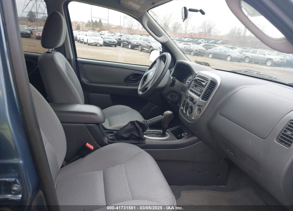 2005 FORD ESCAPE XLT VIN: 1FMYU93115KA08907