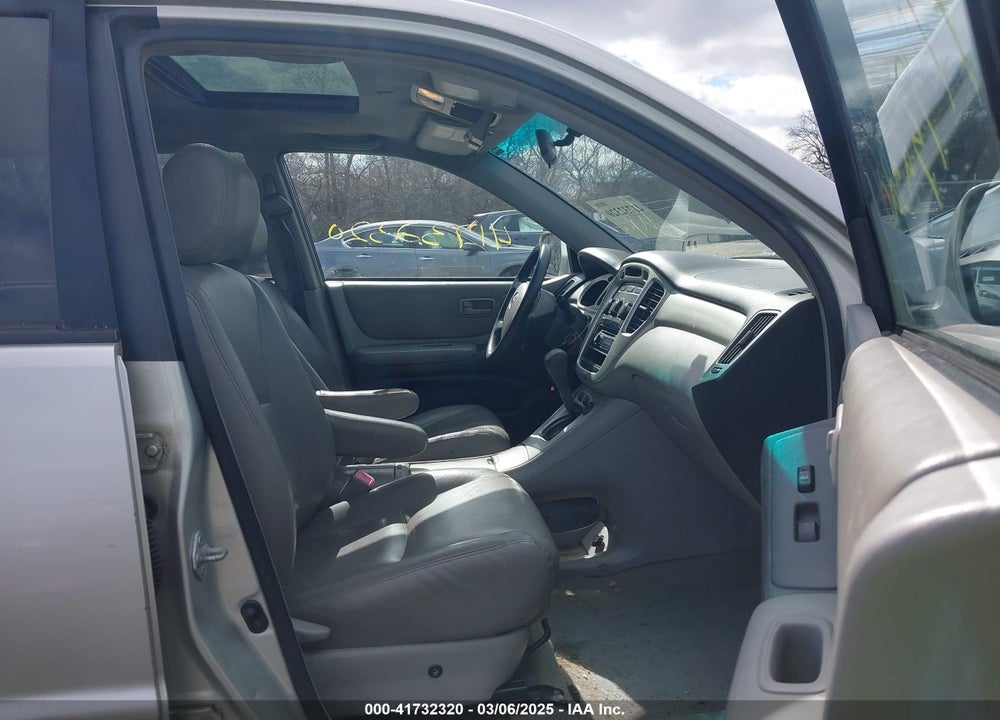 2005 TOYOTA HIGHLANDER VIN: JTEGD21A350115135