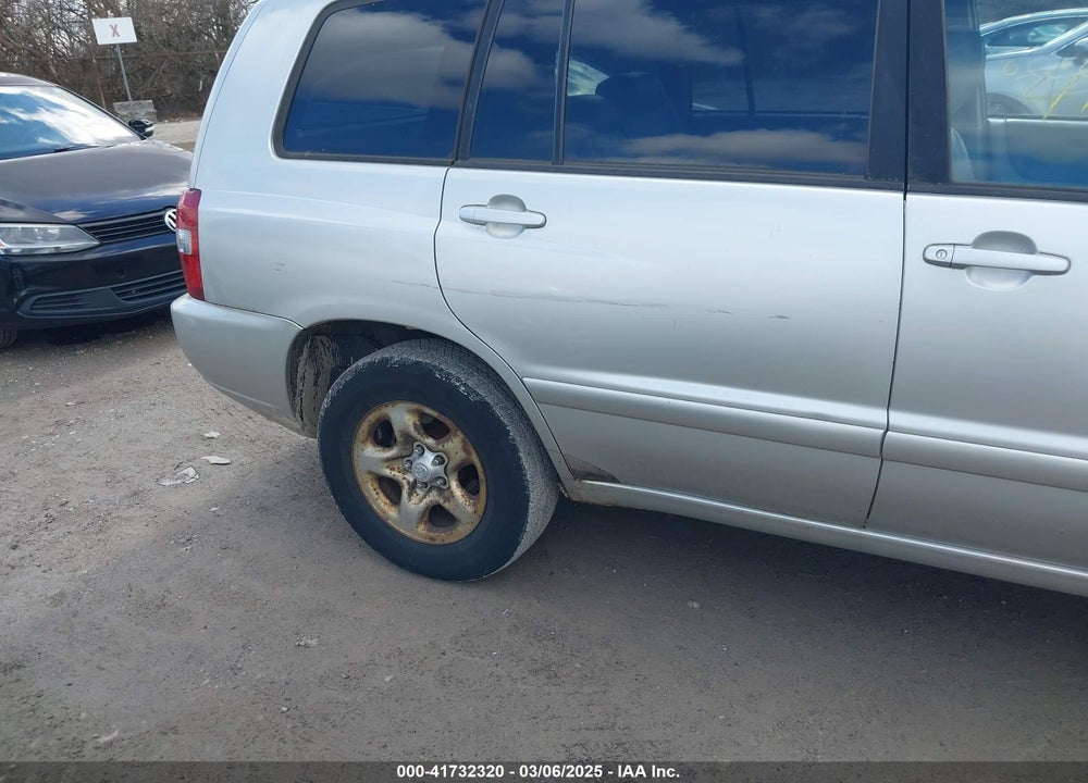 2005 TOYOTA HIGHLANDER VIN: JTEGD21A350115135