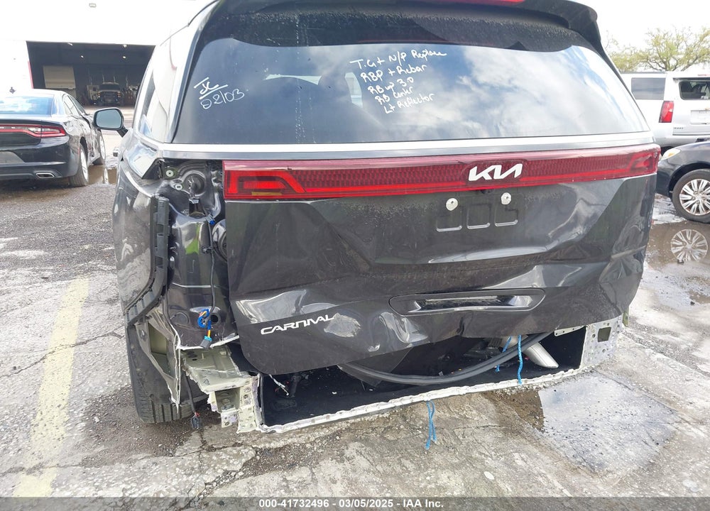 2024 KIA CARNIVAL MPV LX SEAT PACKAGE VIN: KNDNB4H3XR6421563