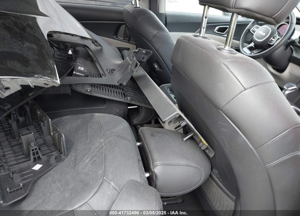 2024 KIA CARNIVAL MPV LX SEAT PACKAGE VIN: KNDNB4H3XR6421563