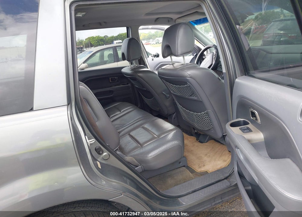 2007 HONDA PILOT EX-L VIN: 5FNYF285X7B045522
