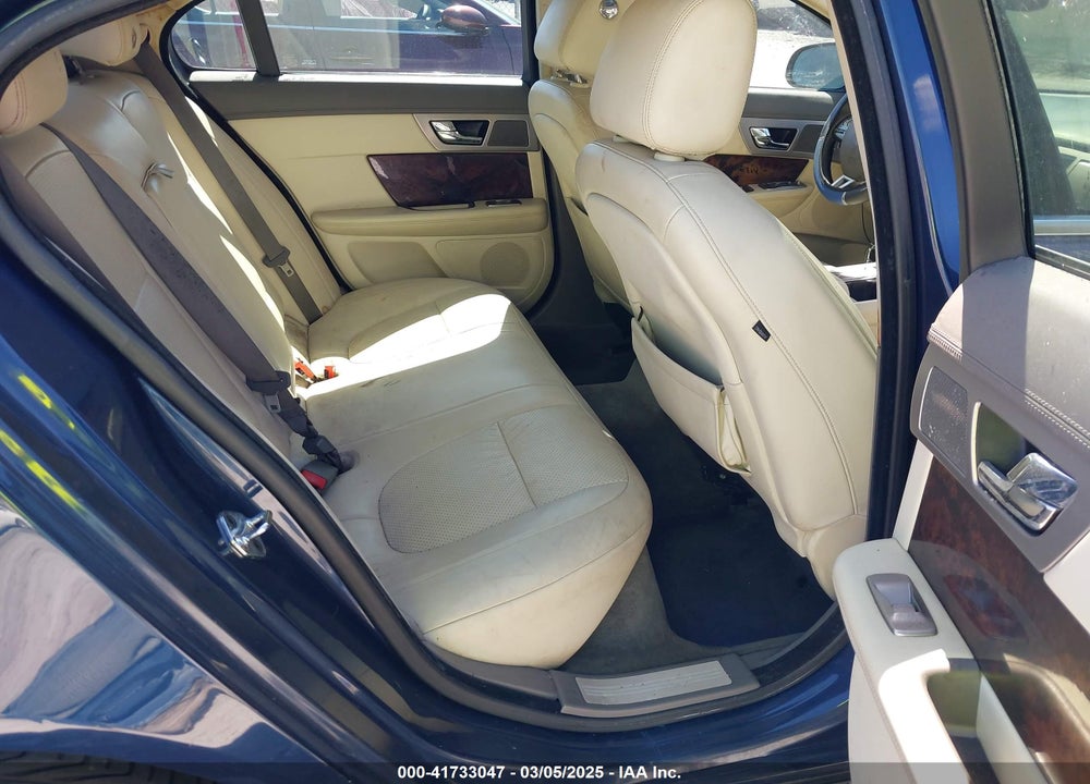 2010 JAGUAR XF VIN: SAJWA0GB5ALR78767