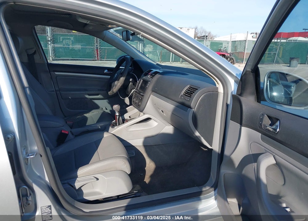2005 VOLKSWAGEN JETTA 2.5 VIN: 3VWSF71K95M638944