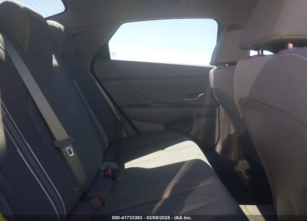 2023 HYUNDAI ELANTRA VIN: KMHLM4AG7PU433432