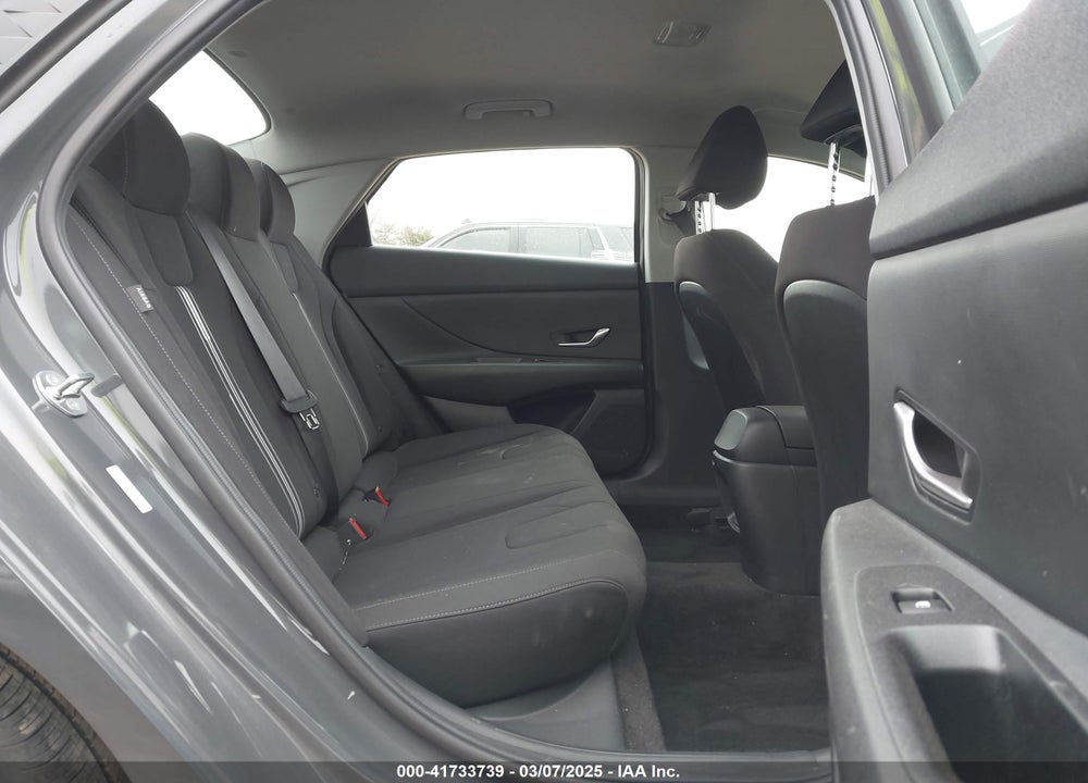 2024 HYUNDAI ELANTRA VIN: KMHLM4DG8RU689044