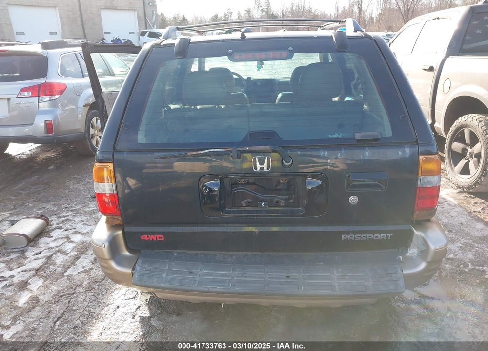 2001 HONDA PASSPORT EX/LX VIN: 4S6DM58W314408078