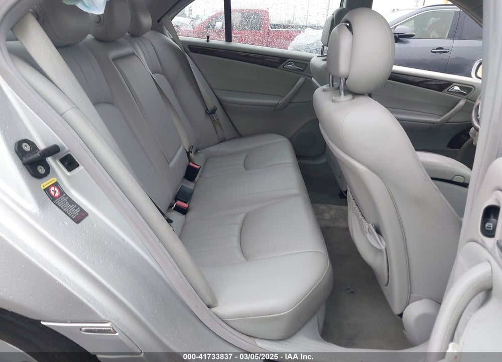 2005 MERCEDES-BENZ C 240 LUXURY VIN: WDBRF61J05A689425