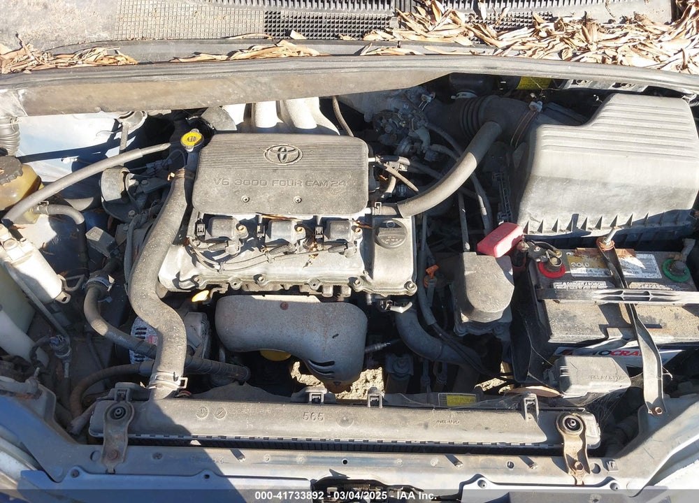 2000 TOYOTA SIENNA LE VIN: 4T3ZF13C5YU181671