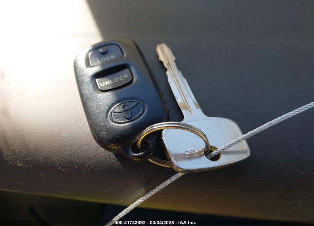 2000 TOYOTA SIENNA LE VIN: 4T3ZF13C5YU181671