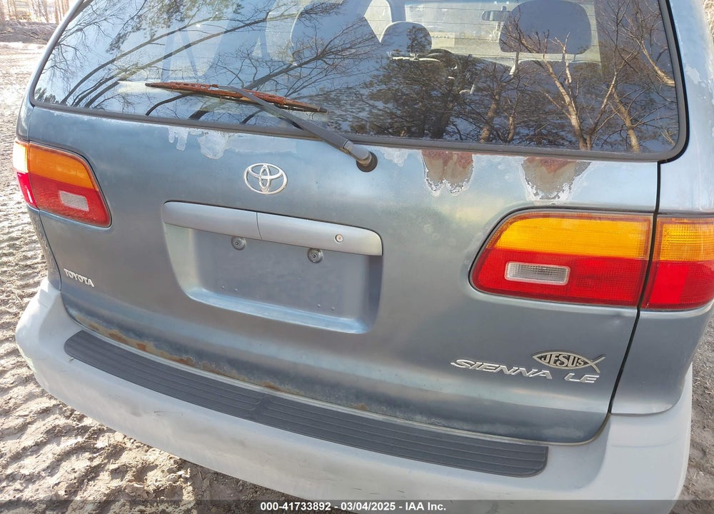 2000 TOYOTA SIENNA LE VIN: 4T3ZF13C5YU181671