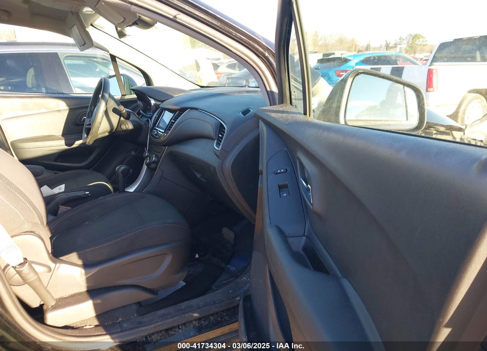 2020 CHEVROLET TRAX FWD LS VIN: 3GNCJKSB2LL179516
