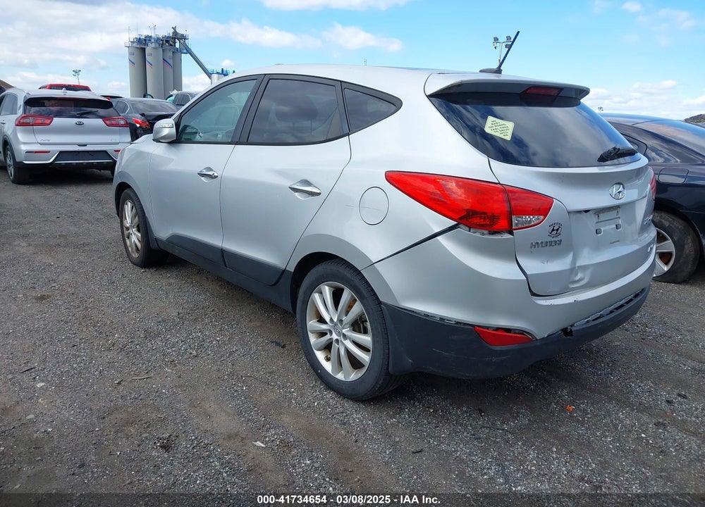 2011 HYUNDAI TUCSON VIN: KM8JUCAC6BU155016