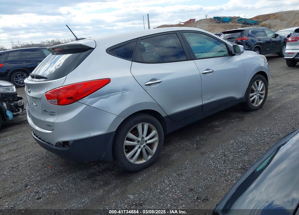 2011 HYUNDAI TUCSON VIN: KM8JUCAC6BU155016