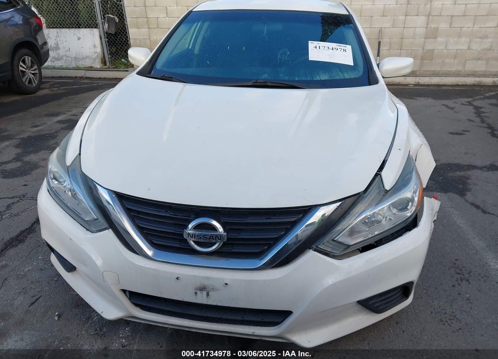 2017 NISSAN ALTIMA VIN: 1N4AL3AP9HN352099