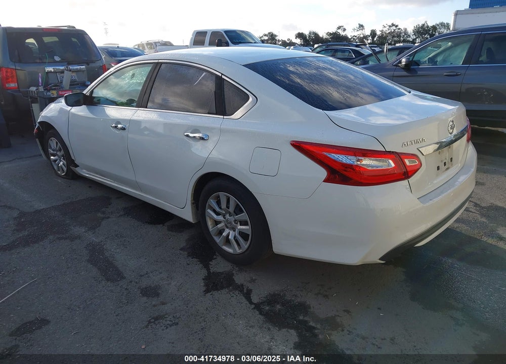 2017 NISSAN ALTIMA VIN: 1N4AL3AP9HN352099