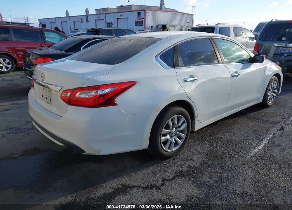 2017 NISSAN ALTIMA VIN: 1N4AL3AP9HN352099