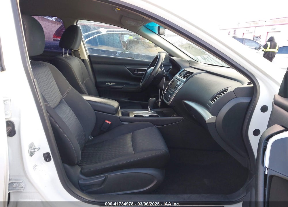 2017 NISSAN ALTIMA VIN: 1N4AL3AP9HN352099