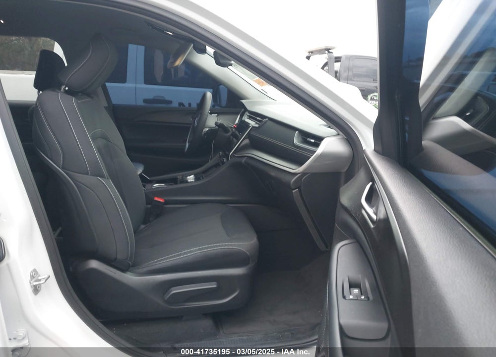 2023 JEEP GRAND CHEROKEE L LAREDO 4X2 VIN: 1C4RJJAG5P8843337
