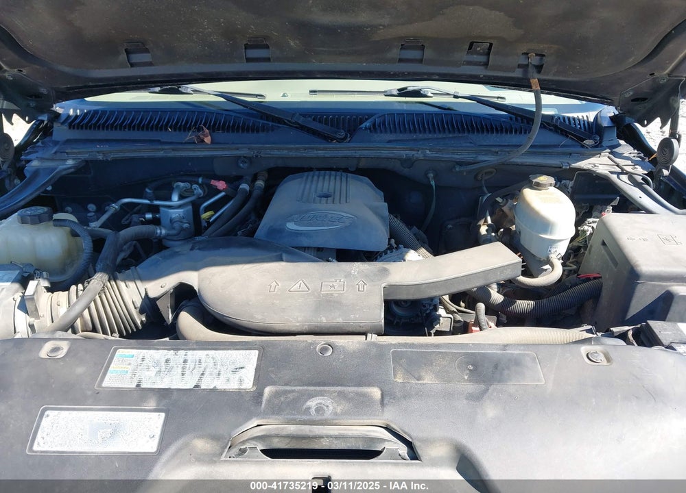 2005 CHEVROLET TAHOE VIN: 1GNEK13T25R158216