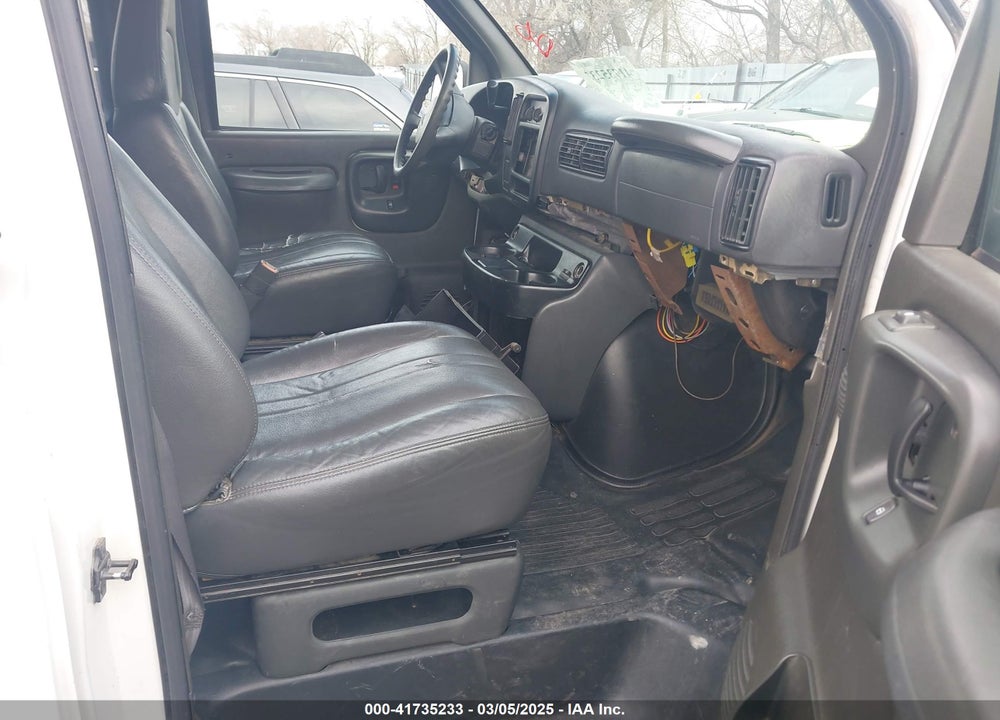2002 CHEVROLET EXPRESS VIN: 1GNHG39R921150226