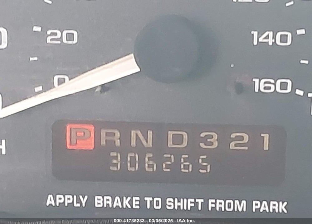 2002 CHEVROLET EXPRESS VIN: 1GNHG39R921150226