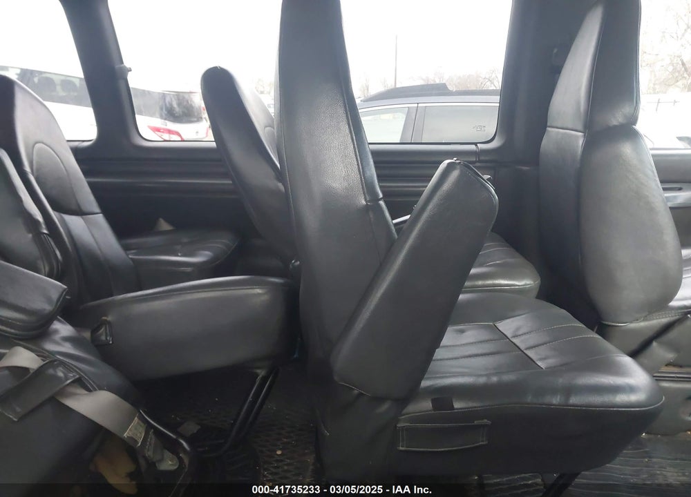 2002 CHEVROLET EXPRESS VIN: 1GNHG39R921150226