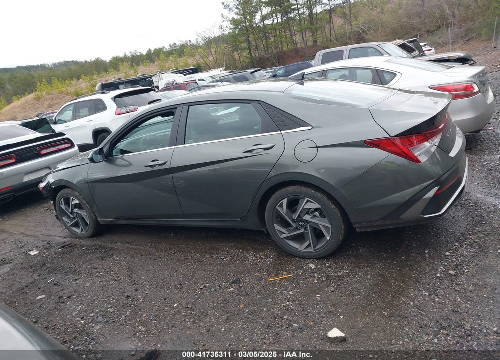 2025 HYUNDAI ELANTRA VIN: KMHLS4DG8SU920178