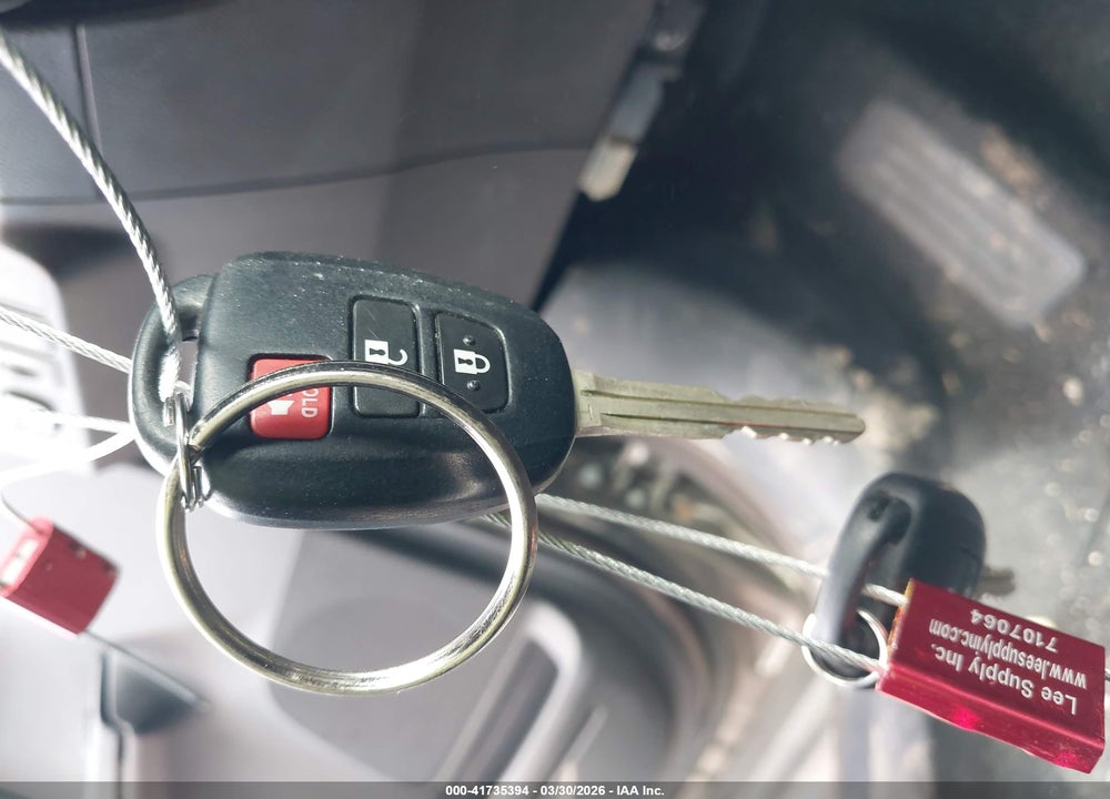 2015 TOYOTA RAV4 XLE VIN: 2T3RFREV4FW338102