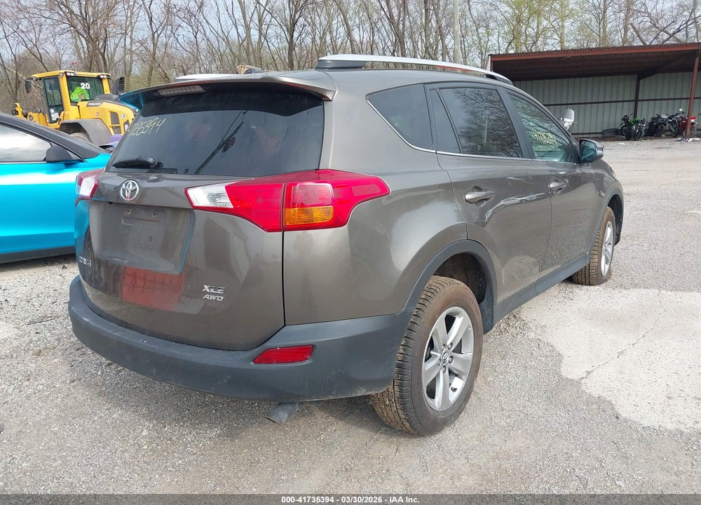 2015 TOYOTA RAV4 XLE VIN: 2T3RFREV4FW338102