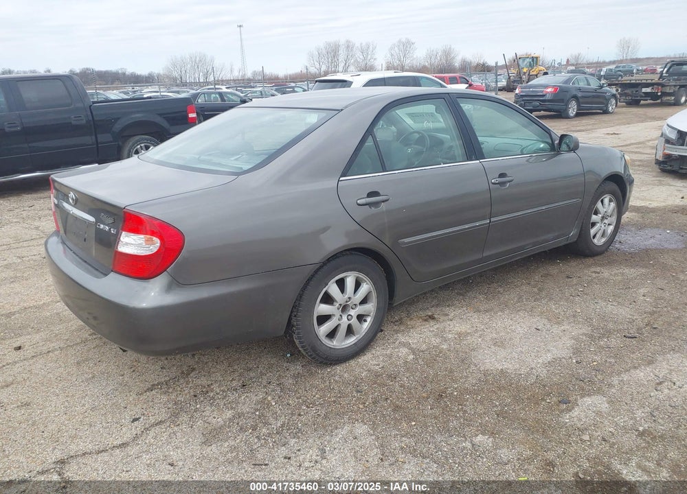 2004 TOYOTA CAMRY XLE VIN: 4T1BE30K94U855111