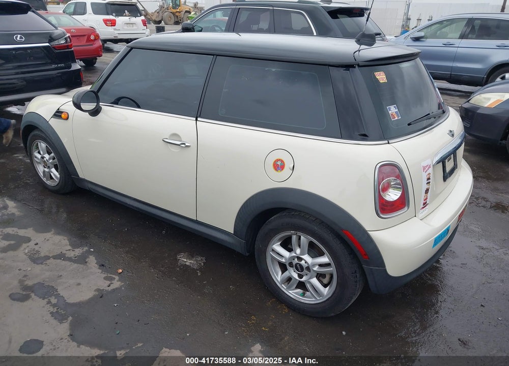 2013 MINI HARDTOP VIN: WMWSU3C57DT688778