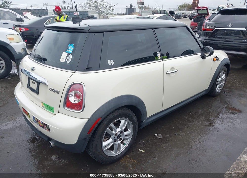 2013 MINI HARDTOP VIN: WMWSU3C57DT688778
