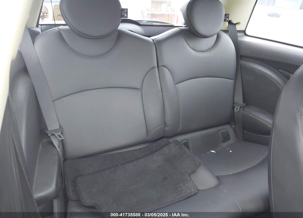 2013 MINI HARDTOP VIN: WMWSU3C57DT688778