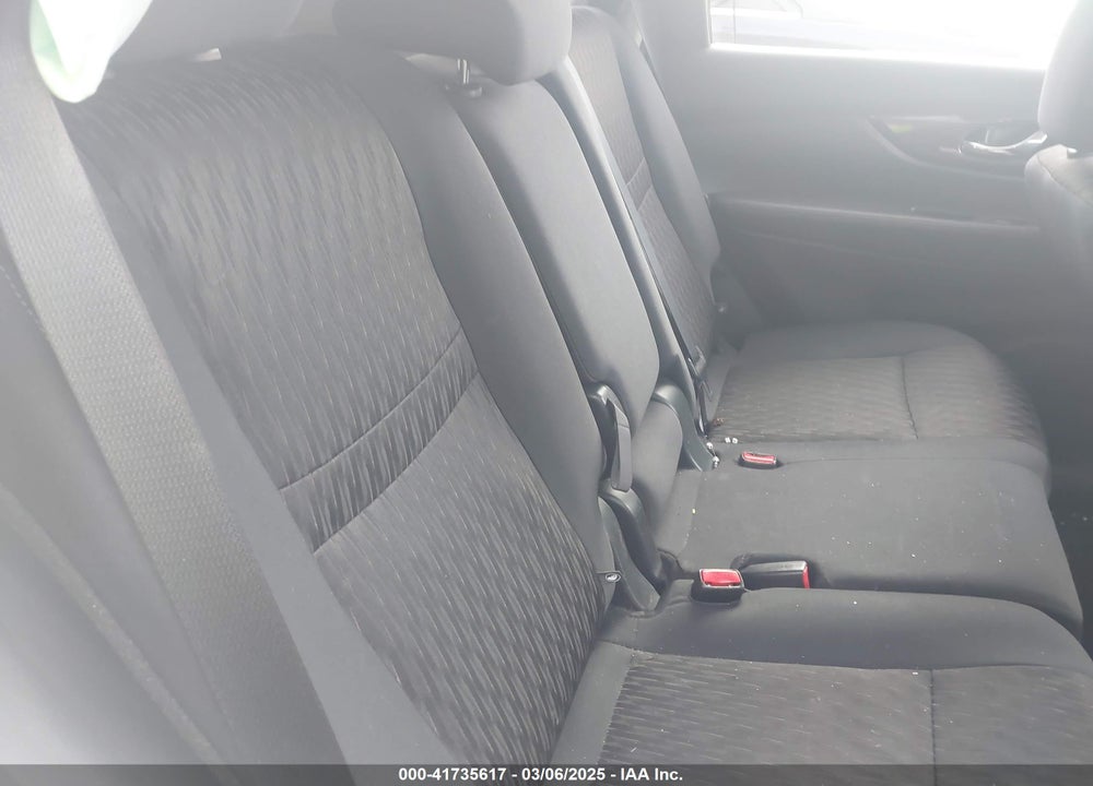 2019 NISSAN ROGUE VIN: 5N1AT2MT8KC817404