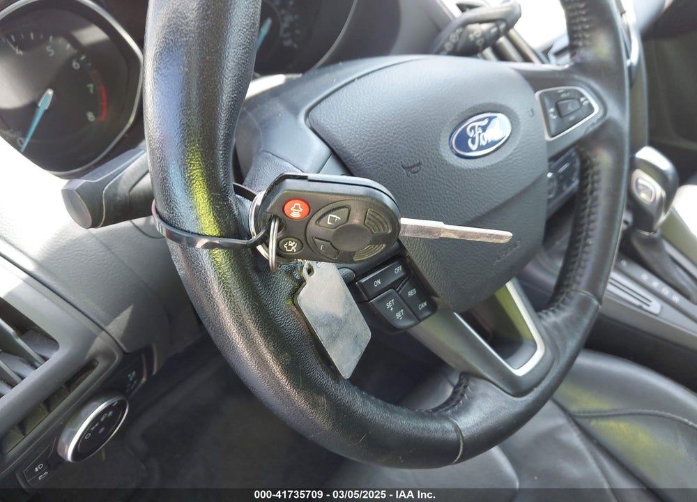 2015 FORD FOCUS SE VIN: 1FADP3K20FL274809