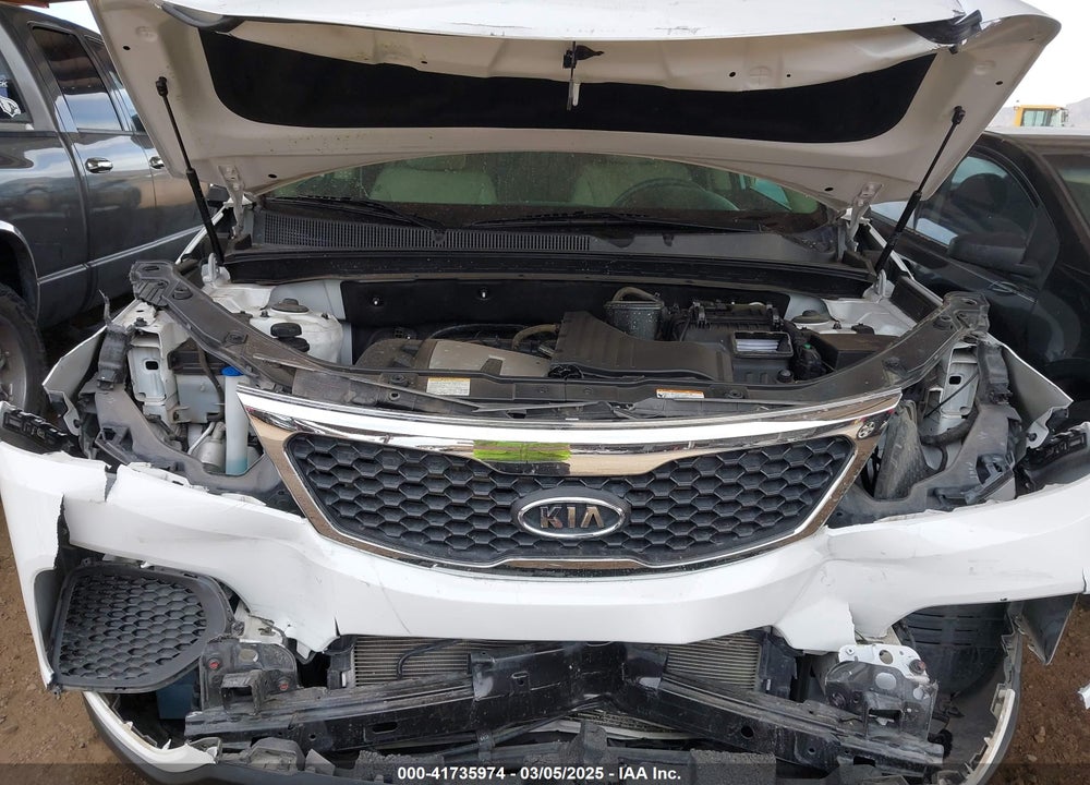 2011 KIA SORENTO VIN: 5XYKTDA28BG178257