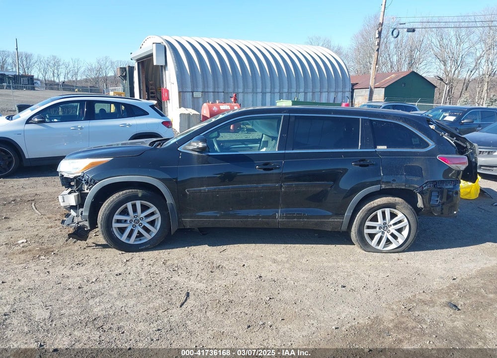 2016 TOYOTA HIGHLANDER LE V6 VIN: 5TDBKRFH5GS274290