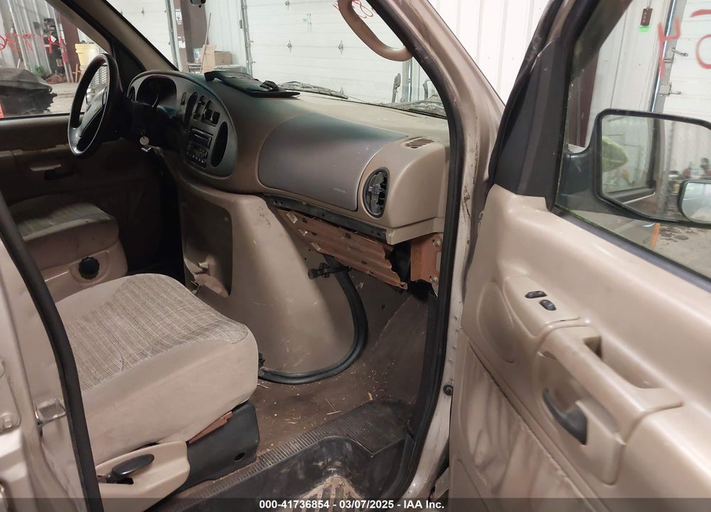 2002 FORD E-150 XL/XLT VIN: 1FMRE11L02HA28257