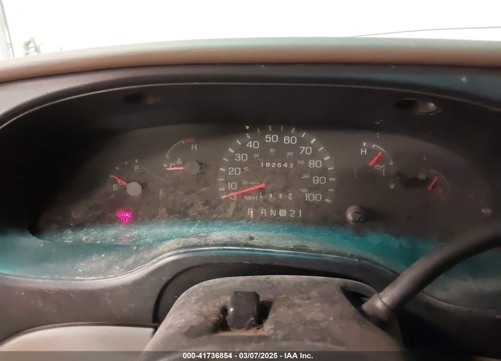 2002 FORD E-150 XL/XLT VIN: 1FMRE11L02HA28257