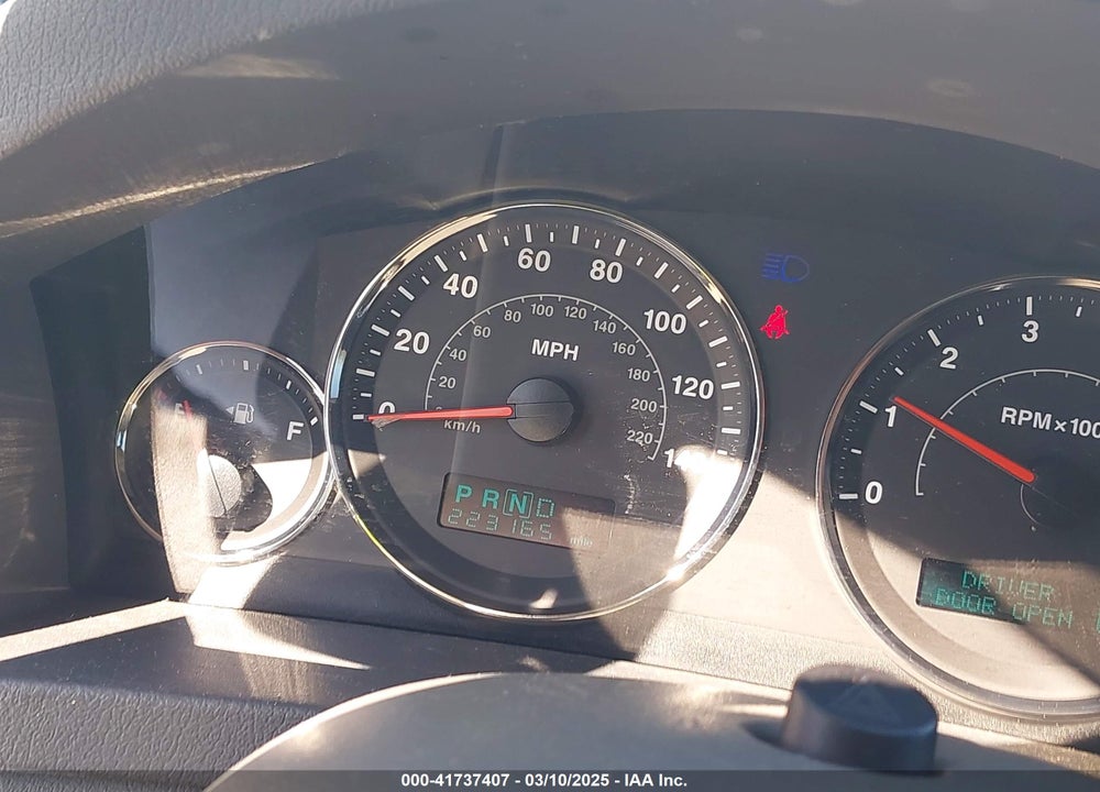 2007 JEEP GRAND CHEROKEE VIN: 1J8HR48P37C570934