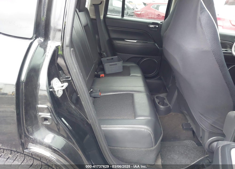 2014 JEEP COMPASS VIN: 1C4NJDEB5ED741121
