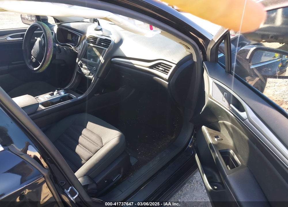 2017 FORD FUSION VIN: 3FA6P0HD9HR137825