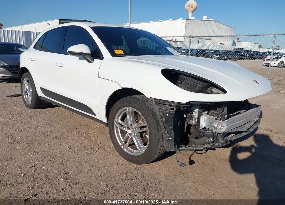 2017 PORSCHE MACAN VIN: WP1AA2A55HLB07044