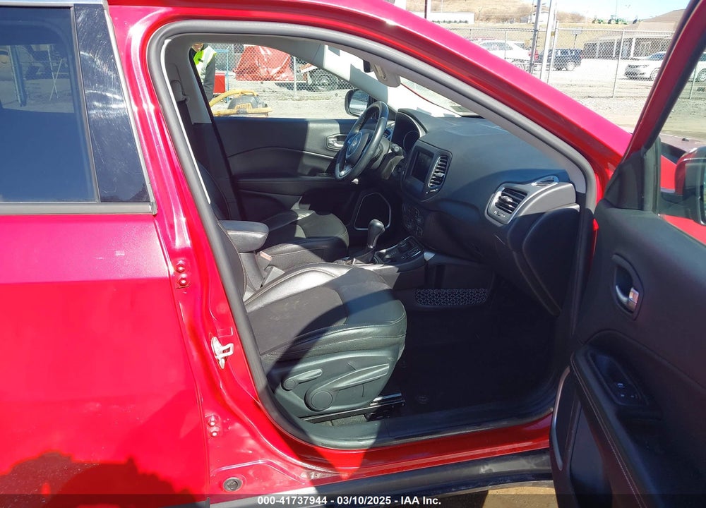 2018 JEEP COMPASS VIN: 3C4NJDBB0JT331884